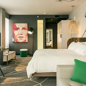 Renaissance Downtown 4*, Montreal Canada